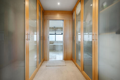 Walk-In Dressing Room