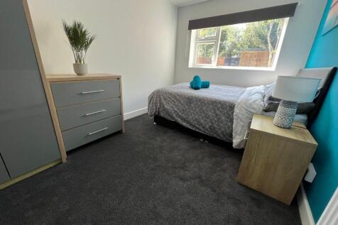 Room 2 at £600pcm