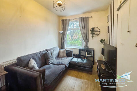 Halifax Road, Hurstead photo 5