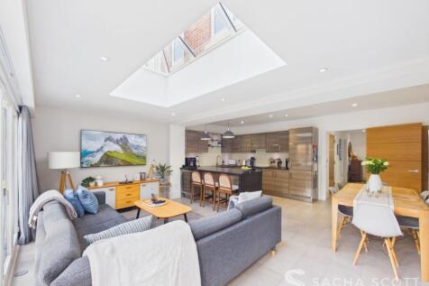 Lounge / Kitchen / Diner