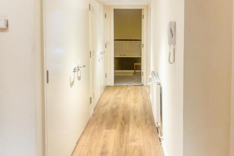 Entrance hall.jpg