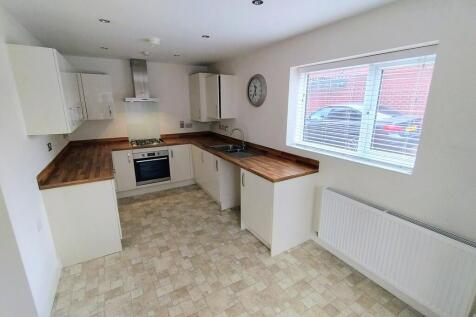 Kellingley Gardens, Bilston, Wolverhampton photo 3