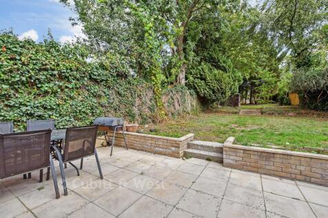 Patio / Decking