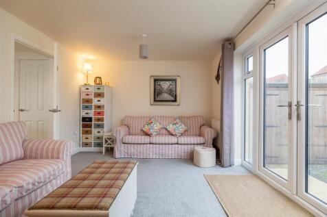 Derwent Road 59 Sitting Room-3.jpg
