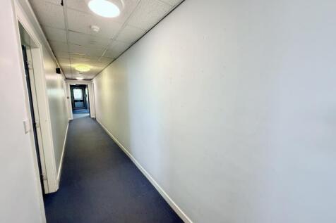 Office to rent Image 5