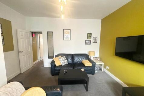 1-bed house on St Anns Avenue (Room 4), Burley, Leeds, £595/mo
