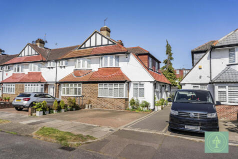 Three Bedroom End Of Terrace House For Sale