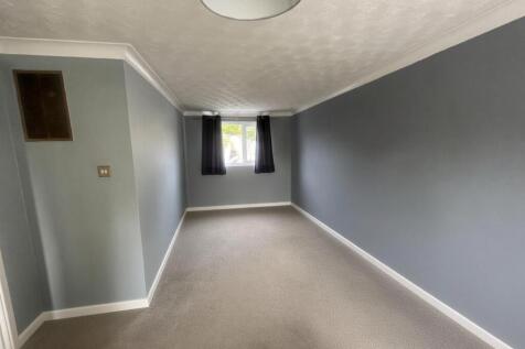 NEWPORT PAGNELL photo 4