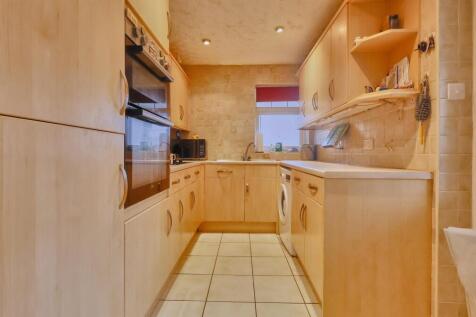 Fitted Kitchen to Front
