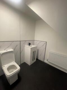 366 Ormskirk Road, Wigan photo 5
