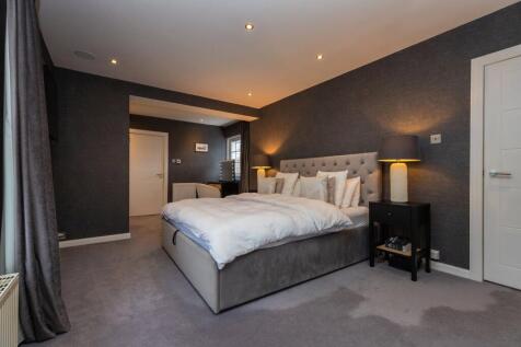 4 bed, 3 bath Detached in Glasgow - Photo 49