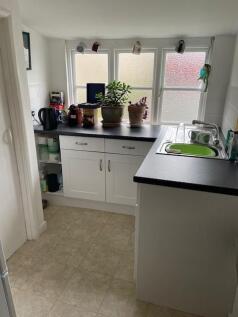 74C - Kitchen.jpg