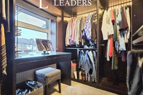 Bed3 / Dressing Room