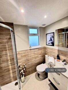 Room 7 Bath
