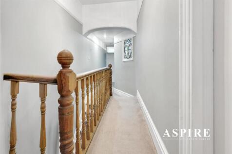 Aspire Estate Agents24.jpg