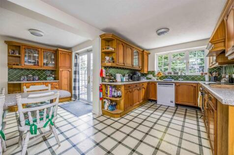 6 Mallow Close, Purbrook-Small-PorticoMarketing-Ne