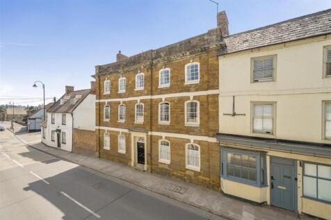 Highcroft House, 157 Watling Street East, Towceste