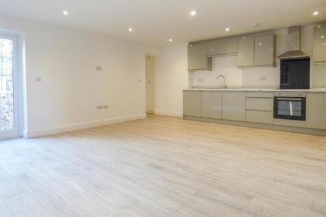 171 Hullbridge Road, South Woodham Ferrers, Chelmsford photo 3