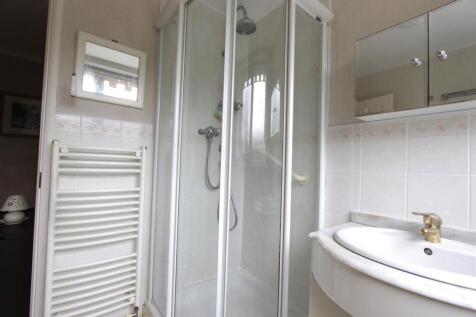 Bathroom TG54 (1).JPG