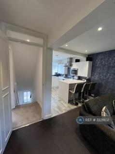 Landing / Kitchen / Dining