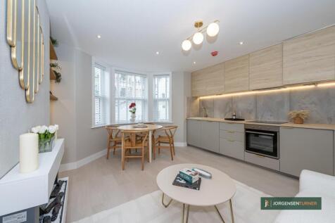 Kitchen Dining shot .jpg