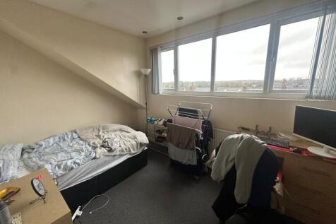 Ebor Place, Hyde Park, Leeds photo 3