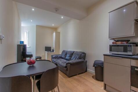 2-bed house on Richmond Road, Roath, £1,100/mo