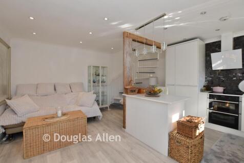 Lounge /Kitchen/ Dining Room