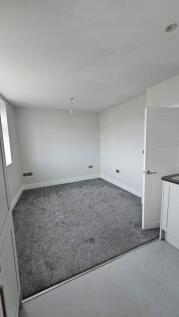 5 Crescent West, Cleveleys. FY5 1AB photo 3