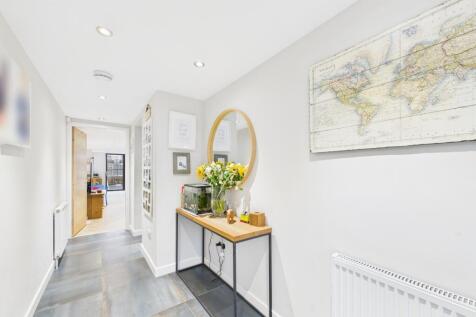 CAM04789G0-PR0025-STILL022