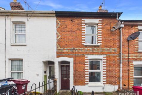 3-bed terraced on Donnington Gardens, Reading, Berkshire, RG1, £1,700/mo