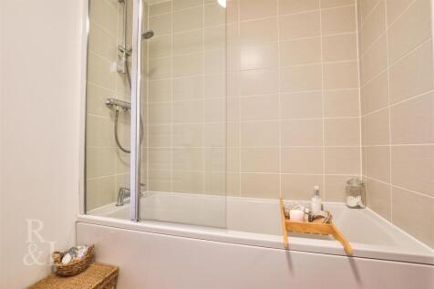 25 Maygreen Avenue (9).jpg