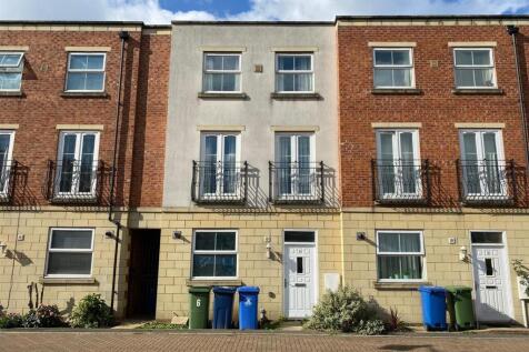 Front of the house.jpg