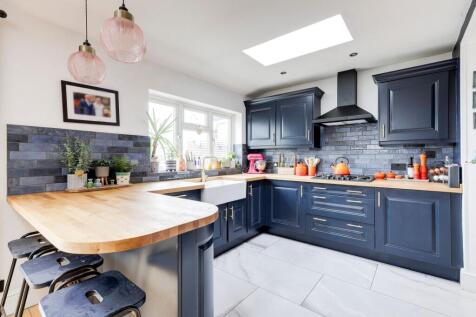 Open Plan Kitchen Dining Area