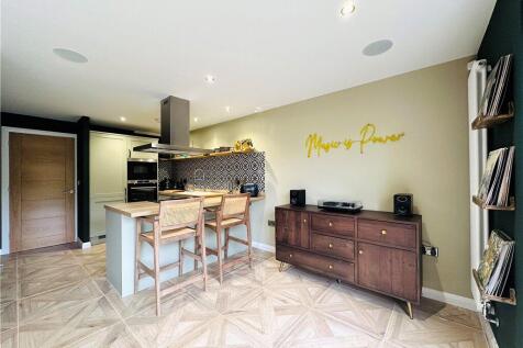 Hay Meadow Crescent, High Leven, Yarm photo 5