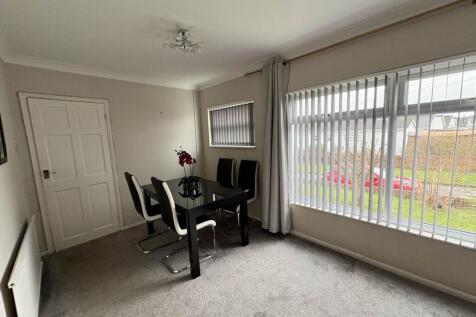 Castle View, , Bridgend  photo 3