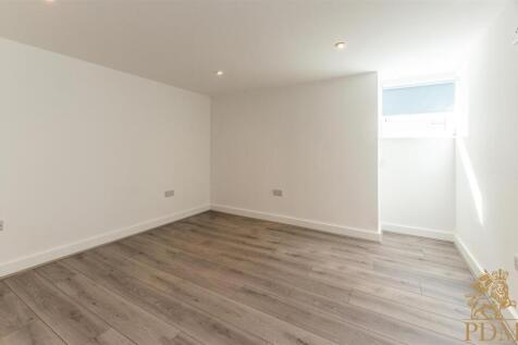 Flat 1 - Daniels Quarters - 14.jpg