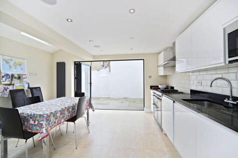 Kitchen Low Res