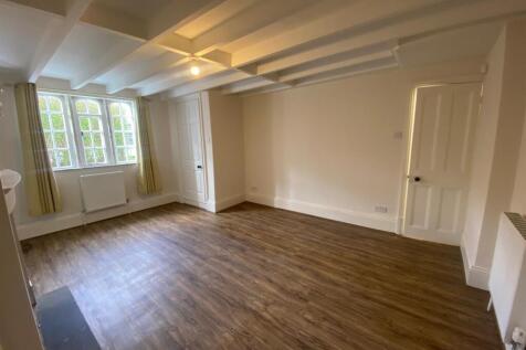 LOUNGE 1.jpg