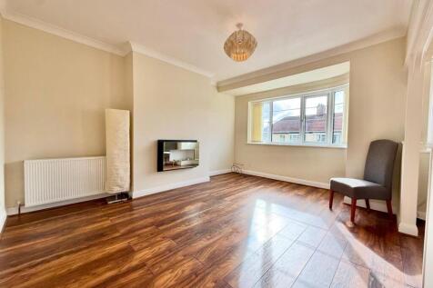 Redesdale Gardens, Leeds, West Yorkshire, LS16 photo 3