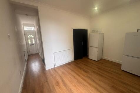 Southwell Grove Road, Leytonstone, Waltham Forest photo 3