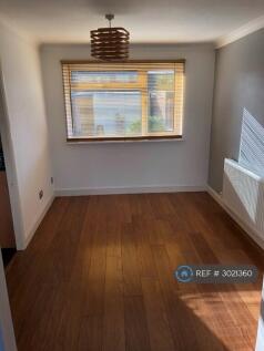 Medoc Close, Cheltenham, GL50 photo 5