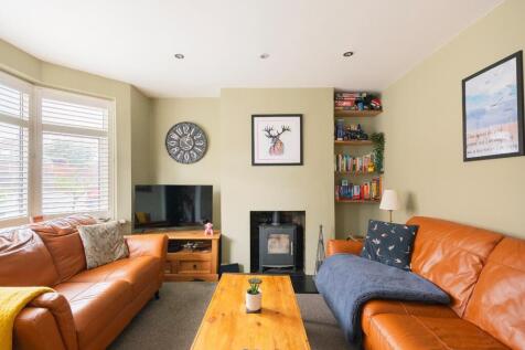 6B7RBR - Living Room C.jpg