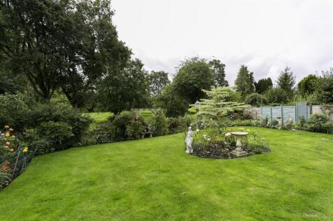 _REAR GARDEN