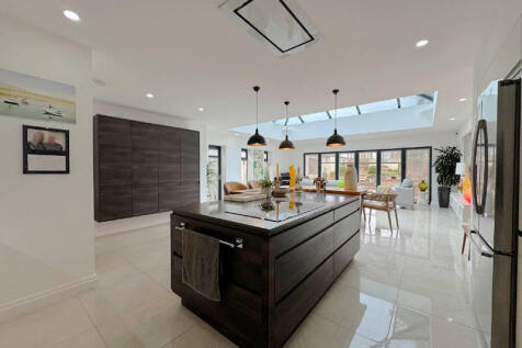 Family Dining Kitchen