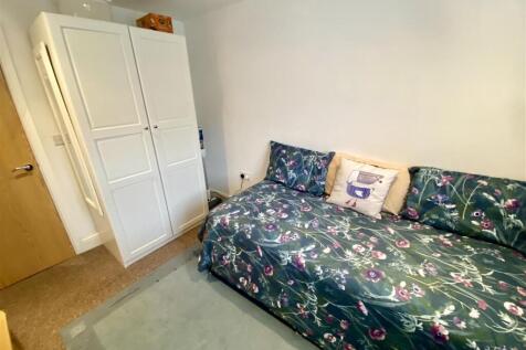 Bramleys Estate Agents - Huddersfield Road - Mirfi