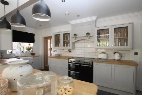 Island &amp; Kitchen.JPG