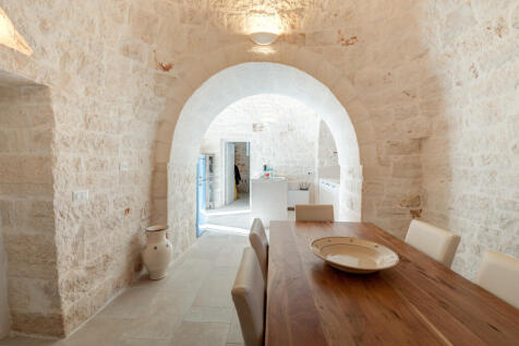 5_Trullo_del_Sole_Martina_Franca_Raro_Realty_1.jpg