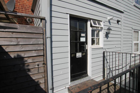 Holyrood Street, Newport, Isle Of Wight photo 3