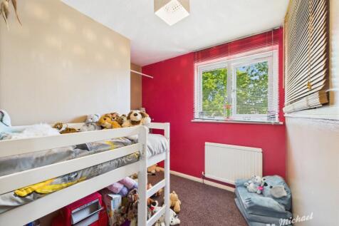 CAM02773G0-PR0297-STILL001